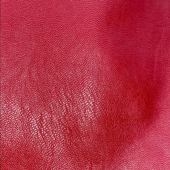 Tight red leather skirt - Picture 3 of 4